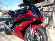 2011 Yamaha YZF-R6 Black & Red 6224 miles Excellent condition.